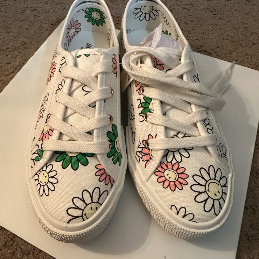 Aerie White Floral Sneakers - Picture 3 of 8